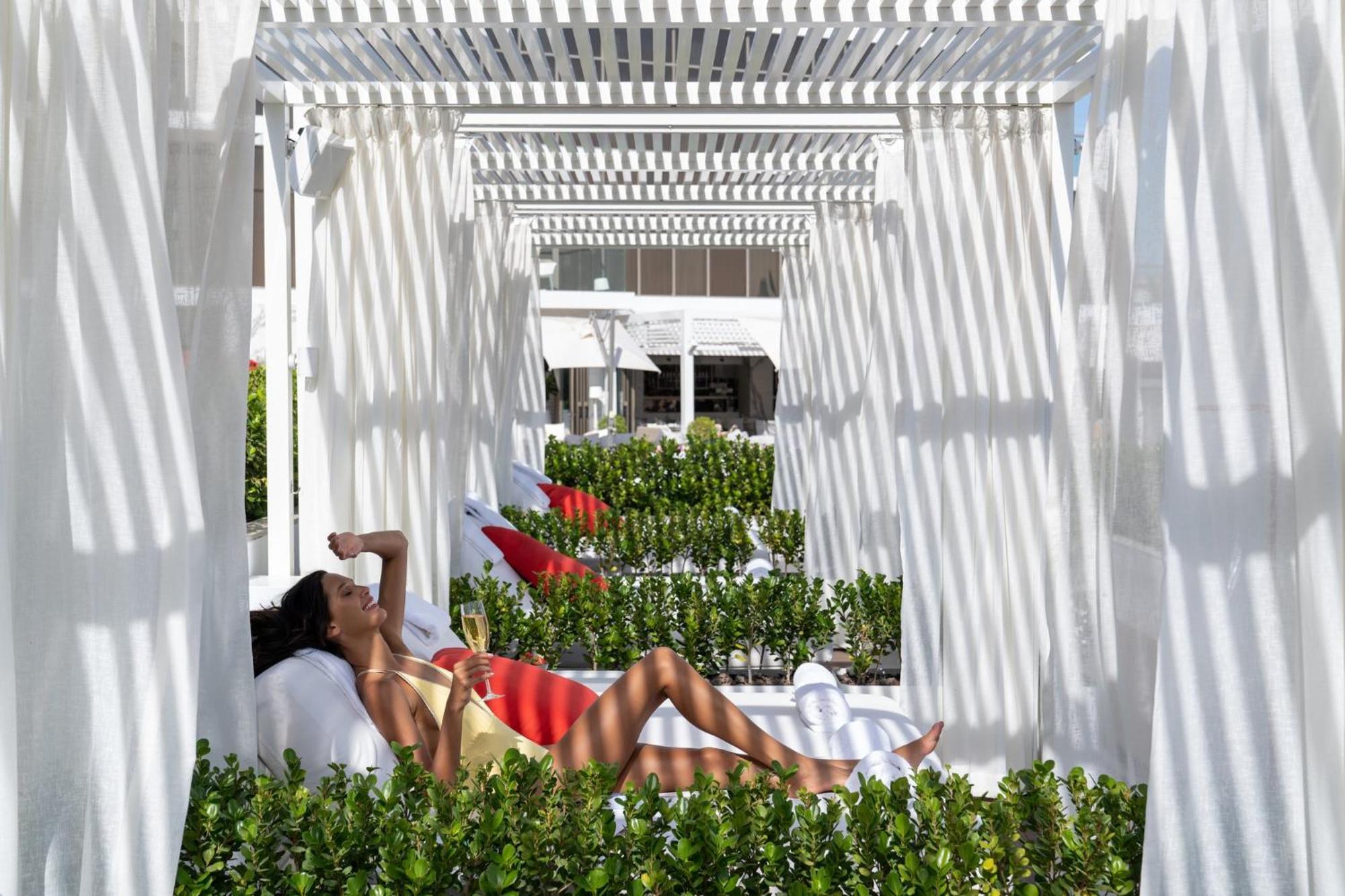 Th8 Palm Dubai Beach Resort, Vignette Collection By Ihg エクステリア 写真 The Cabana