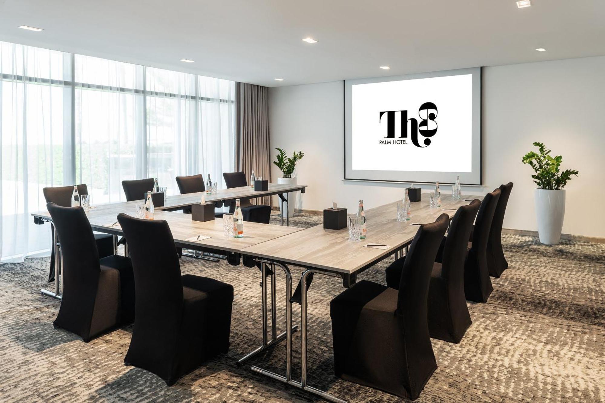 Th8 Palm Dubai Beach Resort, Vignette Collection By Ihg エクステリア 写真 Meeting room at The New Hotel