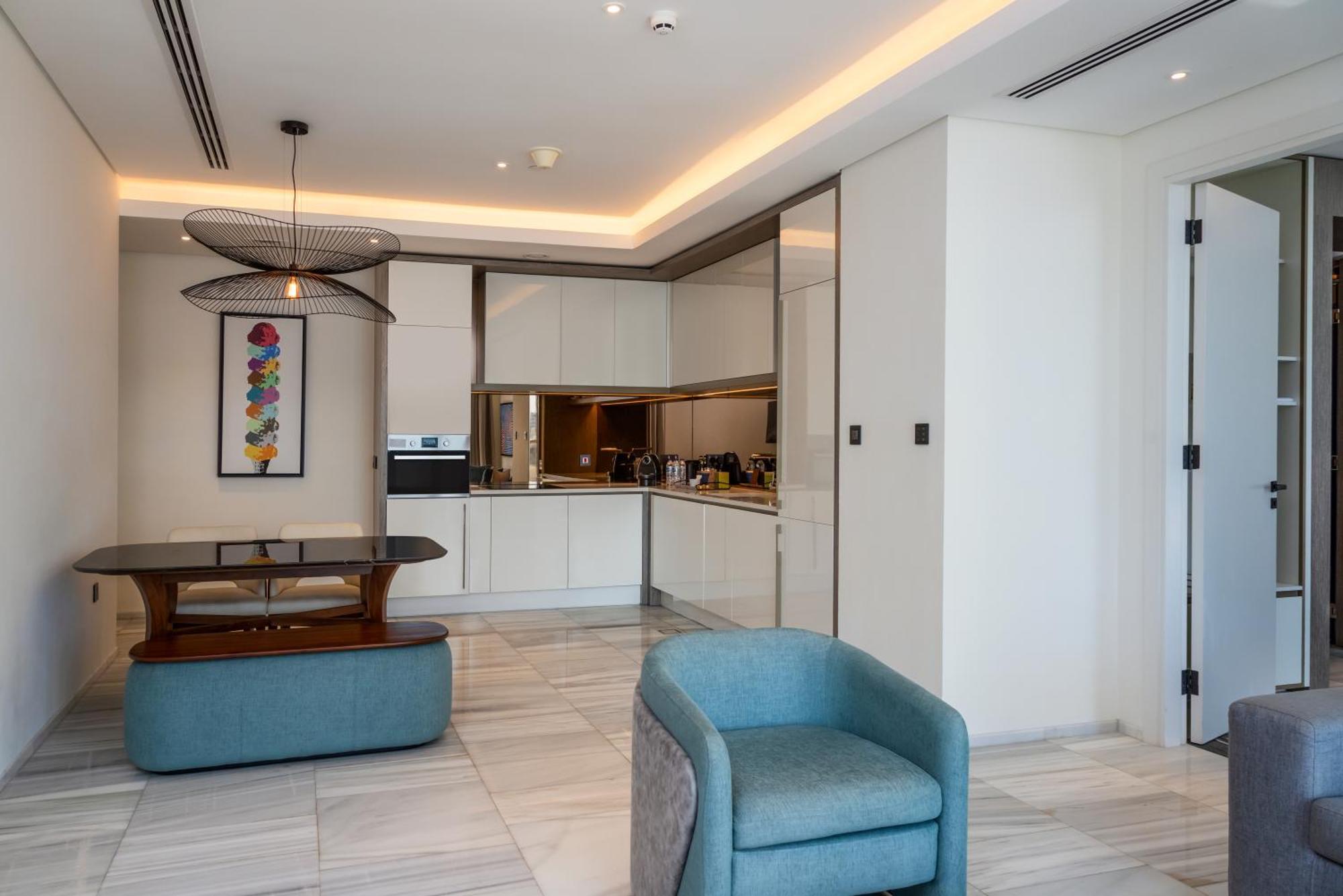 Th8 Palm Dubai Beach Resort, Vignette Collection By Ihg エクステリア 写真 A kitchen in a serviced apartment in Dubai