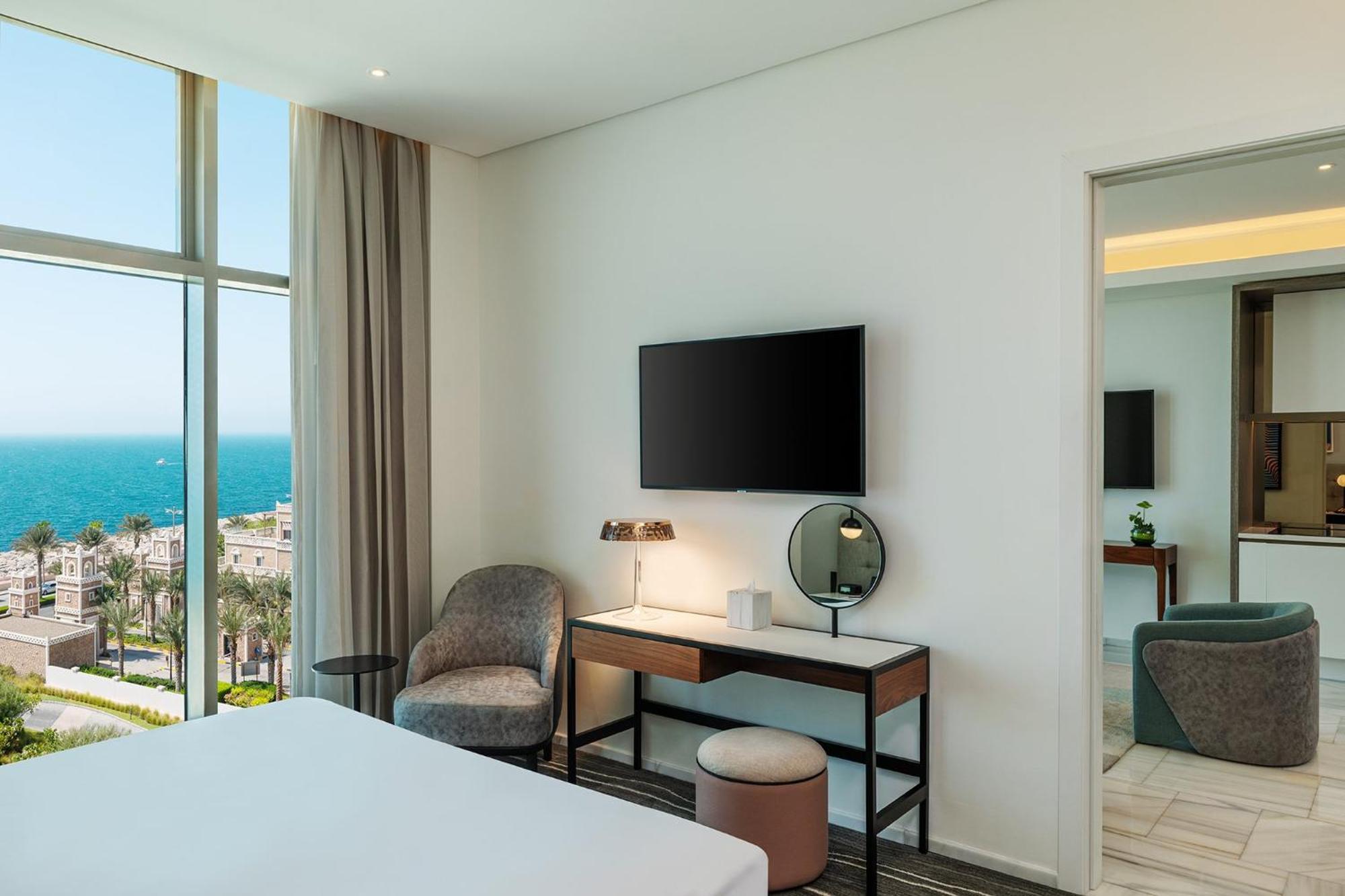 Th8 Palm Dubai Beach Resort, Vignette Collection By Ihg エクステリア 写真