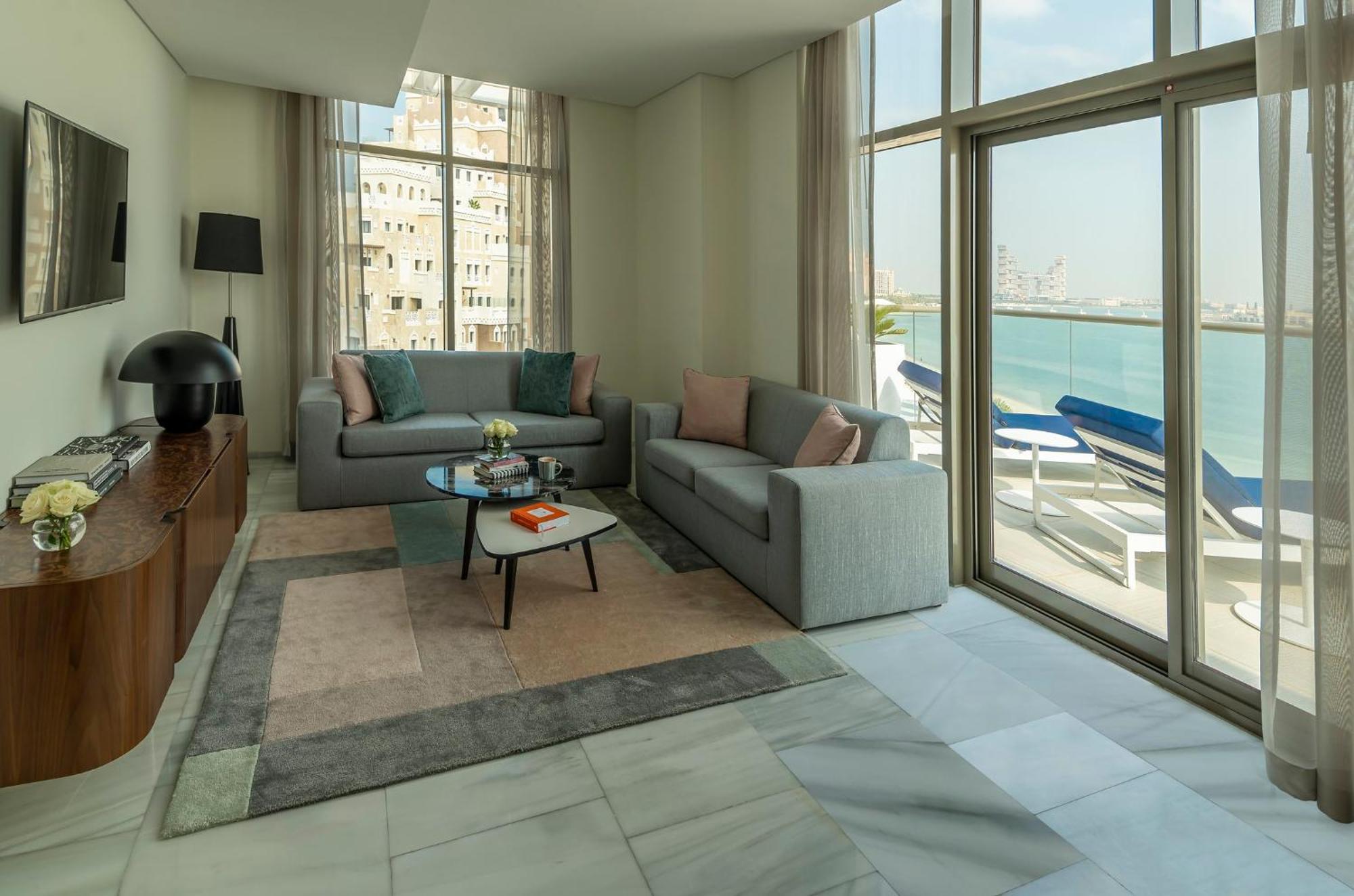 Th8 Palm Dubai Beach Resort, Vignette Collection By Ihg エクステリア 写真