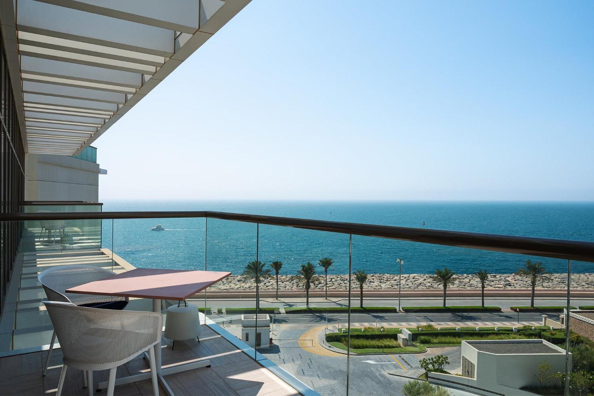 Th8 Palm Dubai Beach Resort, Vignette Collection By Ihg エクステリア 写真